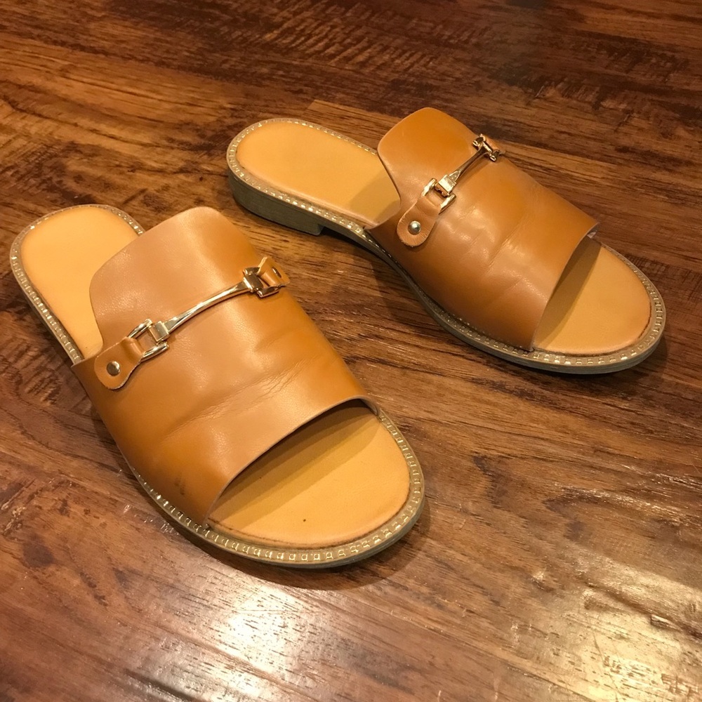 Cognac/gold sandals